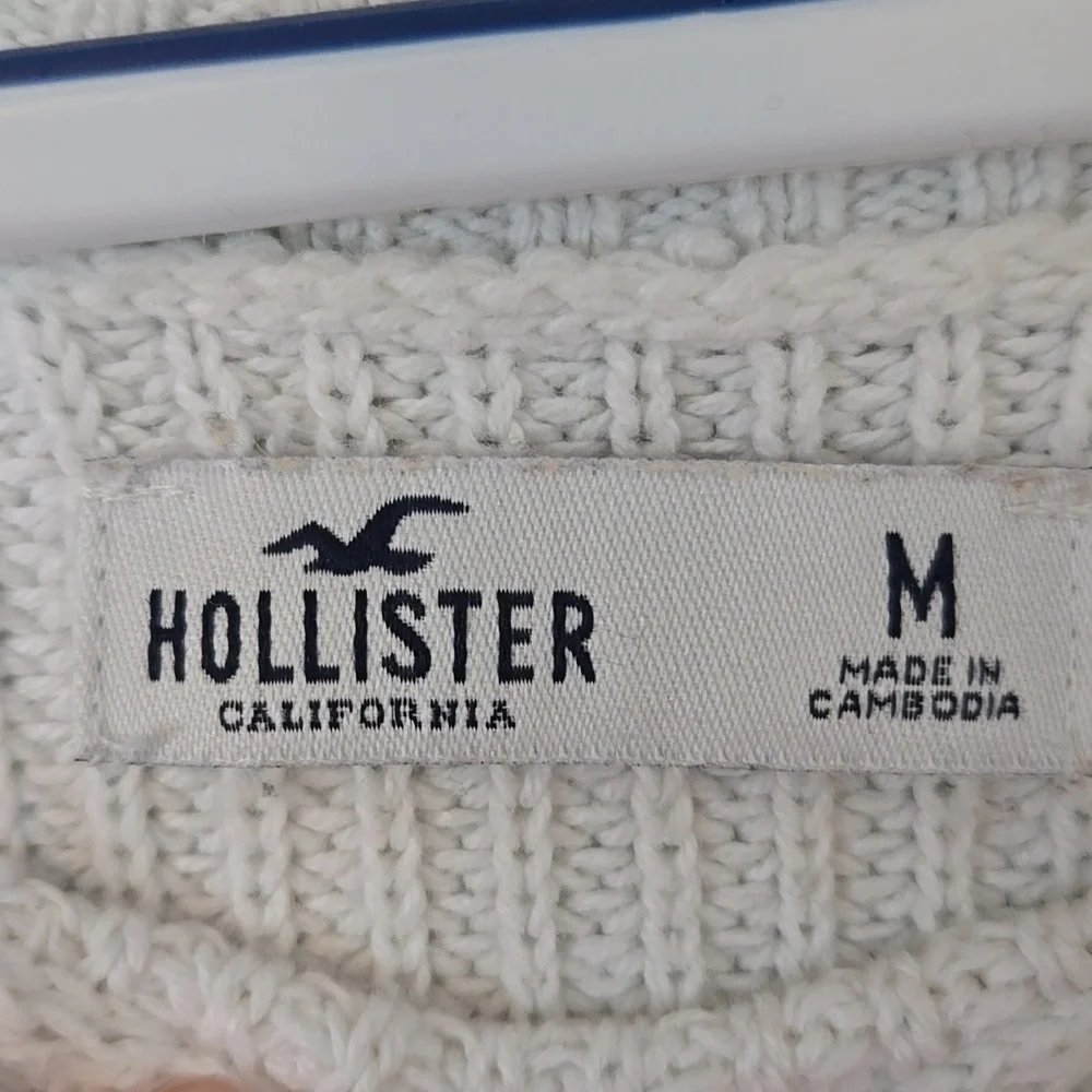 Hollister | Cozy Striped Crew Neck Sweater Size Medium